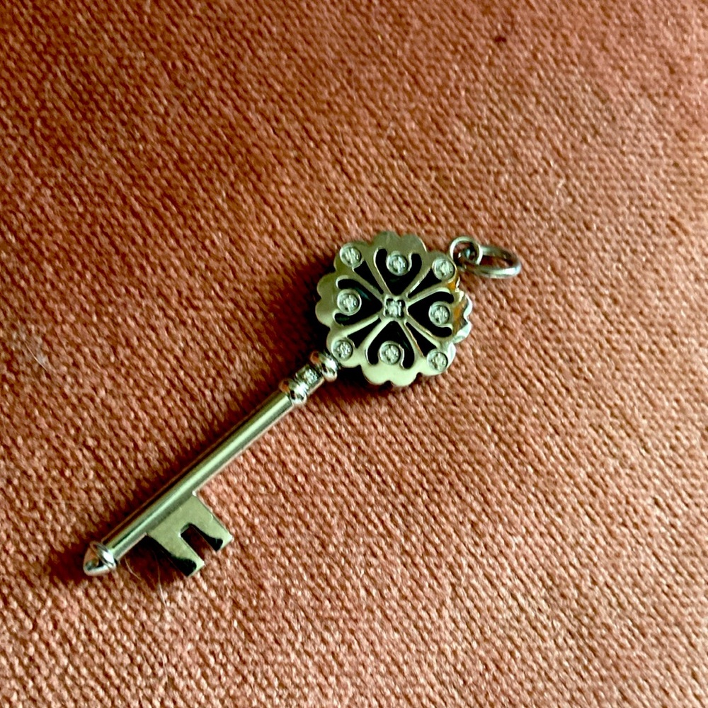 Key pendant charm